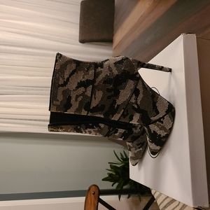Booties, Steve Madden, Winona Black Camo, Size 8